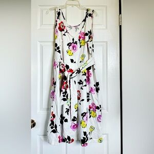 Cute flowered summer dress with front tie XXL
